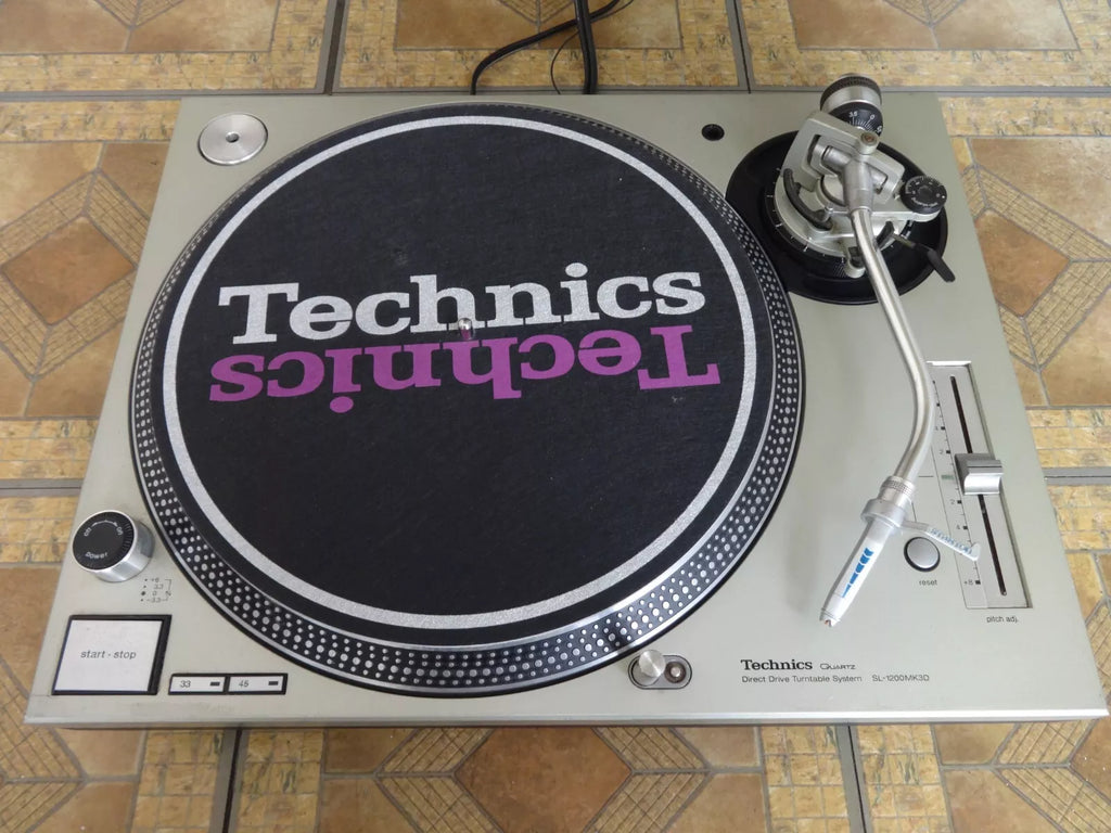 Technics SL-1200 MK7 Professional Direct Drive DJ Turntable, Black
