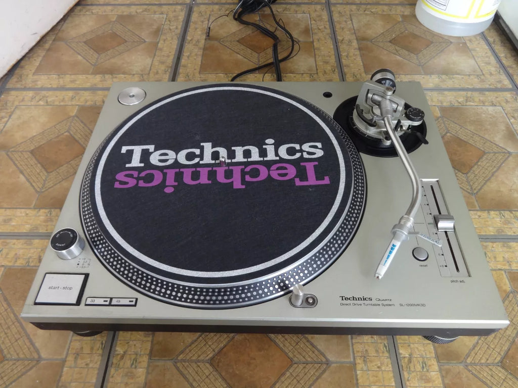 Technics SL-1200 MK7 Professional Direct Drive DJ Turntable, Black