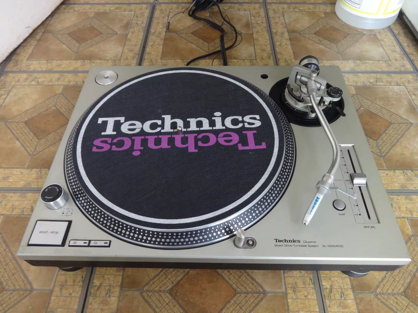Technics SL-1200 MK7 Professional Direct Drive DJ Turntable, Black