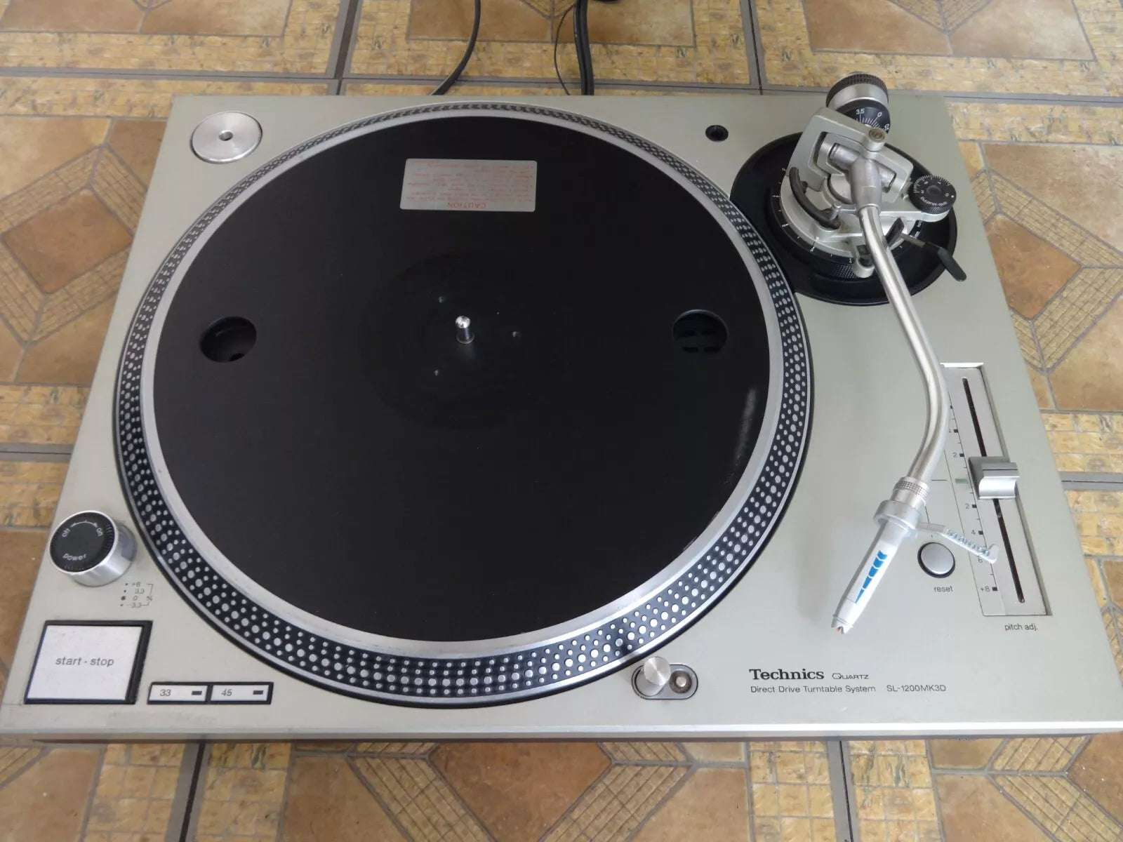 Technics SL-1200 MK7 Professional Direct Drive DJ Turntable, Black